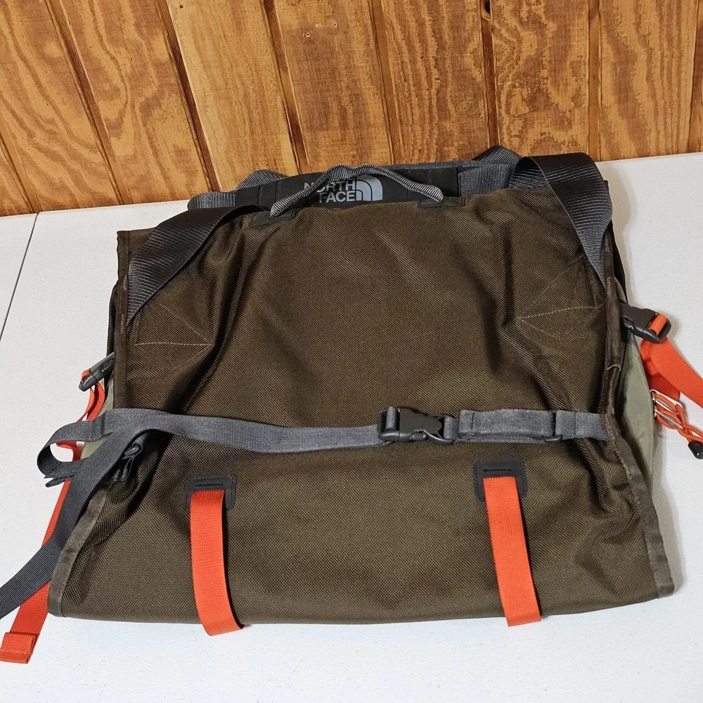 The North Face Oversized XL Messenger Bag TriFold Laptop Luggage Travel Shoulder